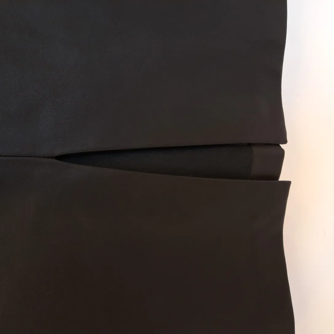 Jupe droite cuir noir classique chic Zara Basic TL