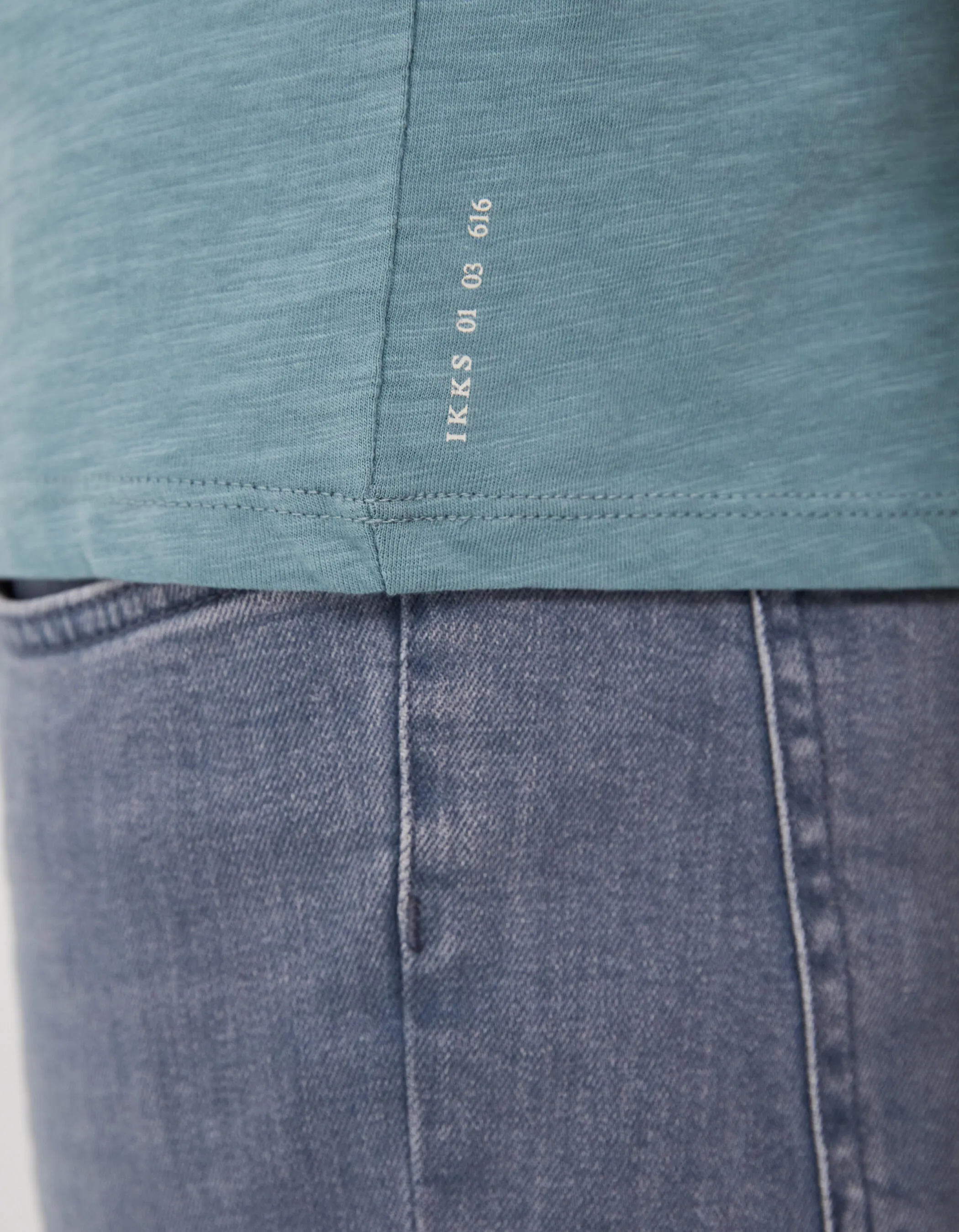 Tee-shirt L'Essentiel aqua col V Homme